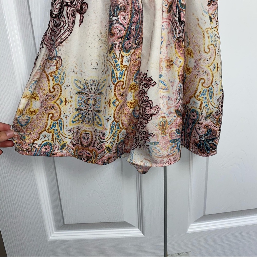 Patterned Romper - Picture 2 of 6